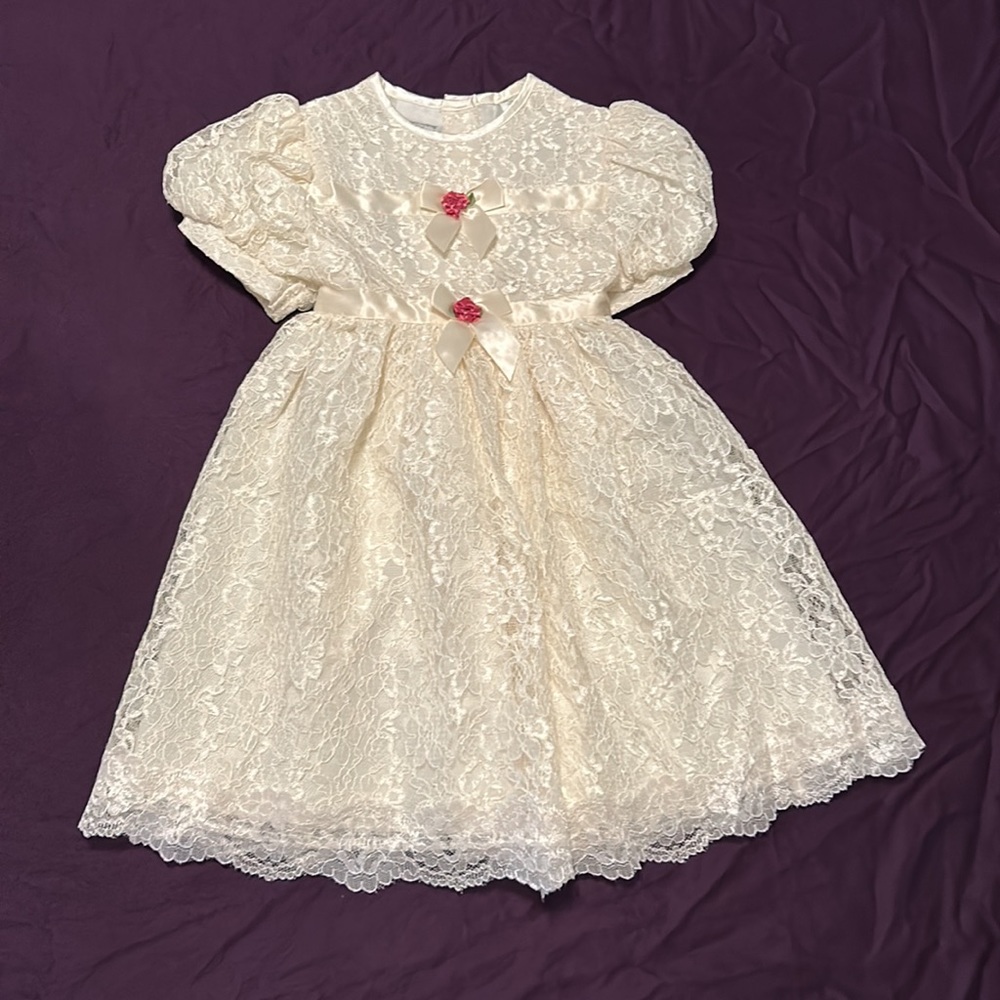 I’m wearing Kloz vintage girls dress